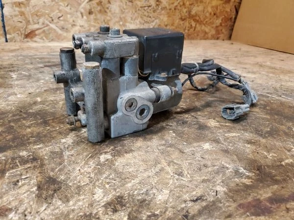 Módulo bomba ABS NISSAN 240SX S14 1994-1998 silvia 47600 70F00 Foto 3 de 4