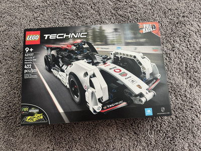 NEW & SEALED LEGO TECHNIC: Formula E Porsche 99X Electric (42137)