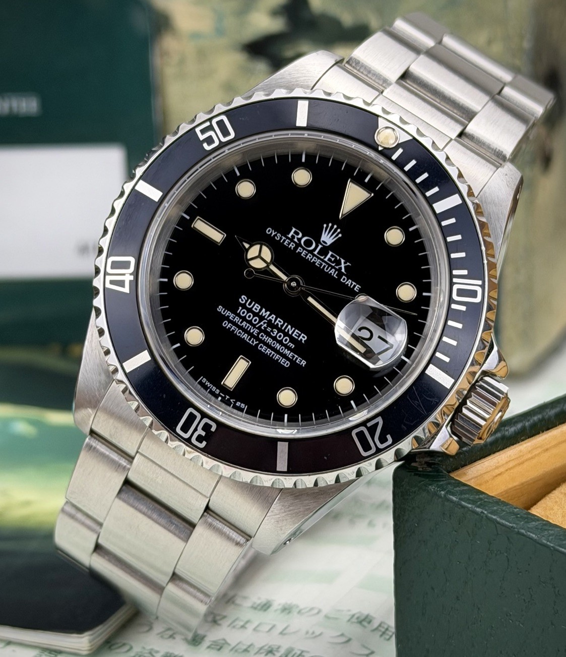 Rolex Submariner Date | 1992 | Excellent condition | Creamy Lume | Box & Papers