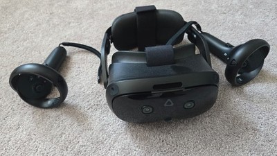 HTC VIVE Focus Vision 128GB Mixed Reality VR Headset Controllers 5K