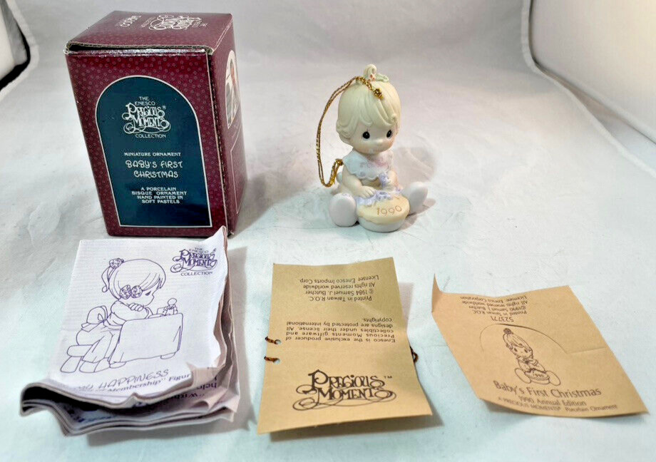 Precious Moments Baby's first Christmas (Girl) 1990 #523771 New In Box