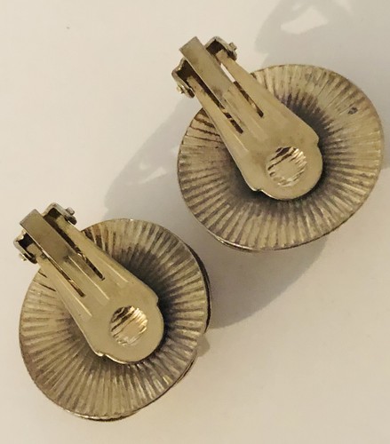 Orecchini vintage a clip, 5 paia, tra cui Carolee, tono oro - Foto 8 di 17