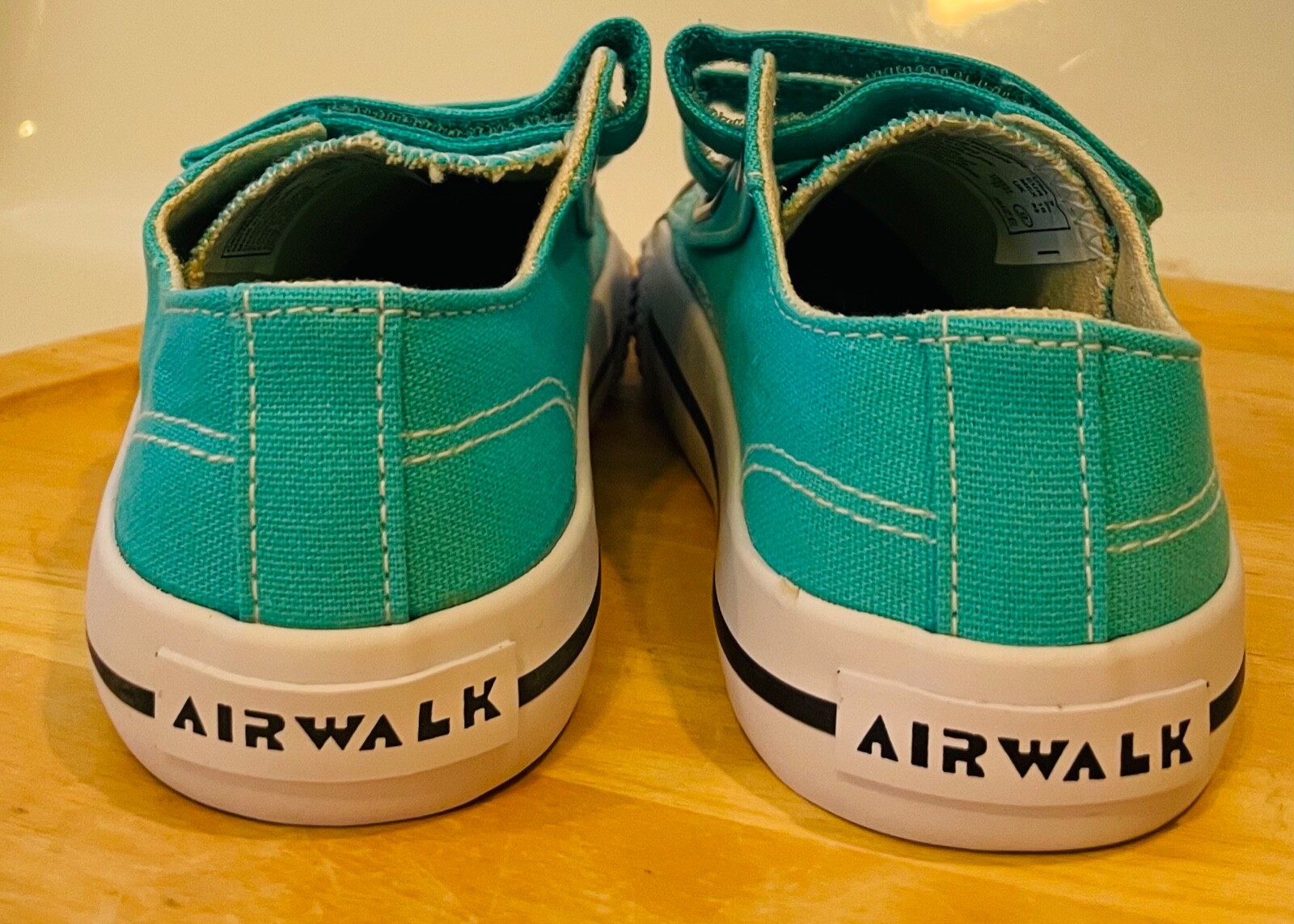 Air walks toddler size 9 legacee turquoise