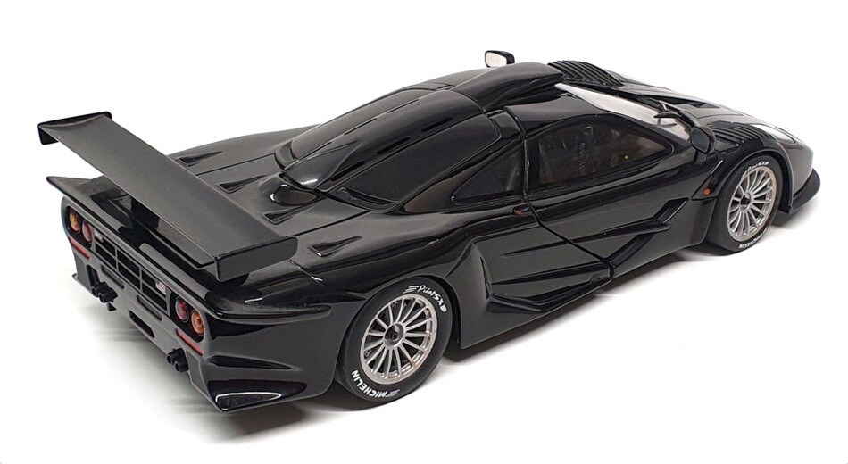 UTモデル　マクラーレン Amazon.co.jp: UT モデル／UT models ：1/18 マクラーレン
