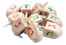 Lot 15 pc Natural Wood Spinning top Dreidel Hanukkah Sevivon Nes gadol haya po.