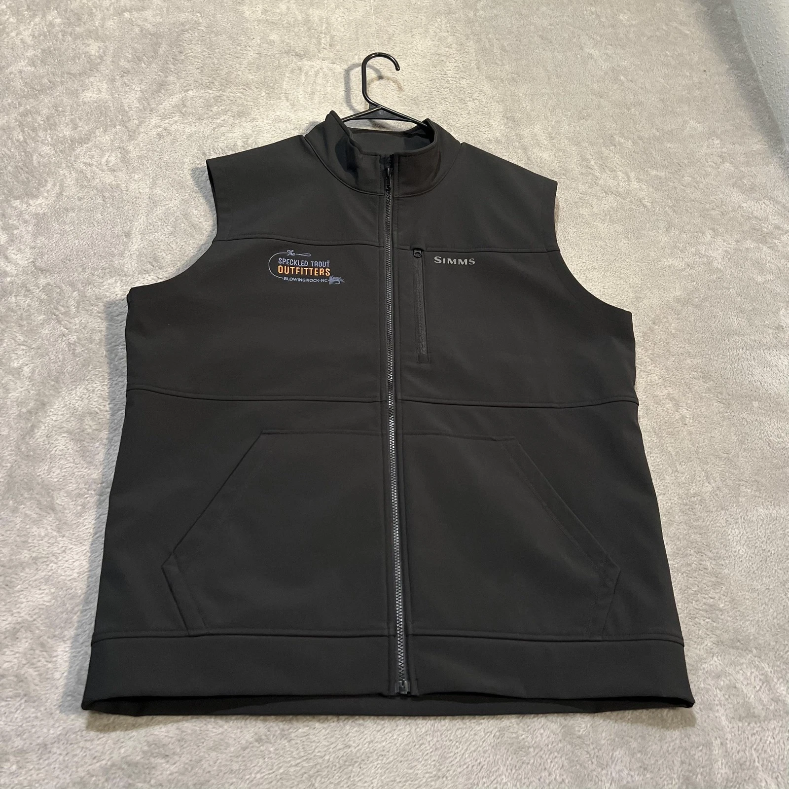 Simms Vest Mens XL Black Softshell Full Zip Speckled Trout Outfitters Fishing