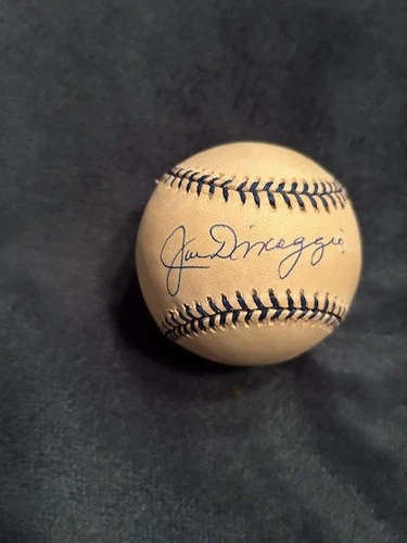 JOE DIMAGGIO AUTOGRAPHED BASEBALL