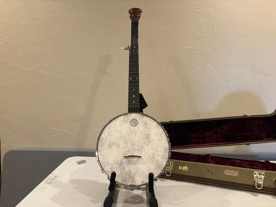 Hand Made 5 String Banjo 11’ Maple Pot & Ebony Finger Board. New Case Included - Image 2 of 4