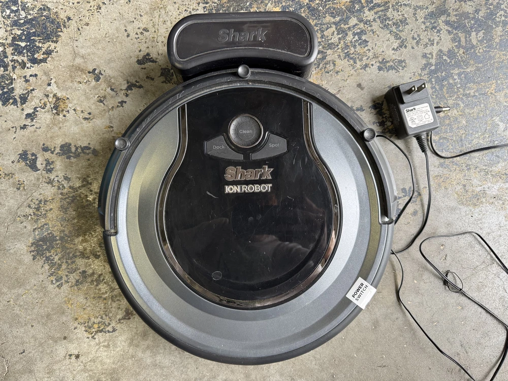 Shark RV750 robot vacuum