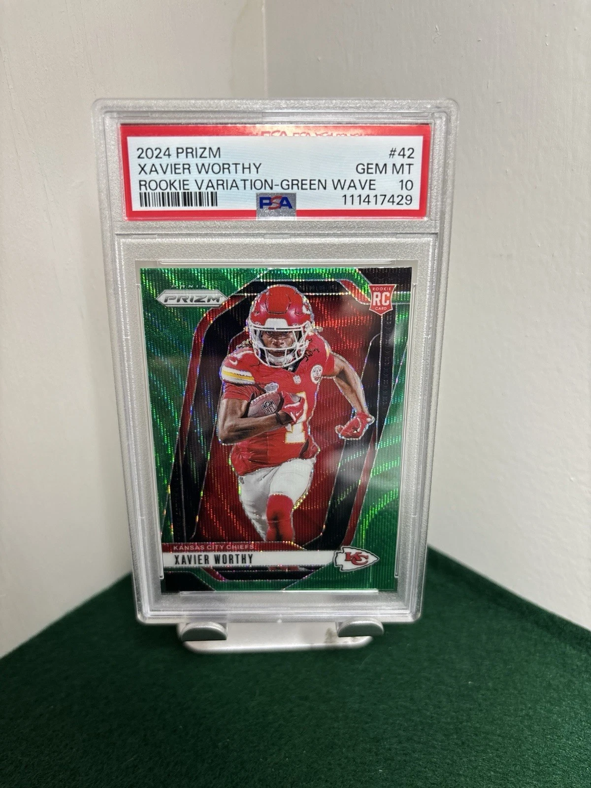 Xavier Worthy Panini Prizm Rookie Variation #42 Green Wave