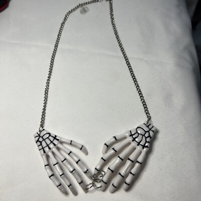 Twos company skeleton hands Silvertone chain Halloween ￼￼necklace 20 
