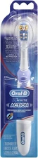 Oral-B 3D White Battery Powered Electric Toothbrush, 1 Count (Colors and Packagi