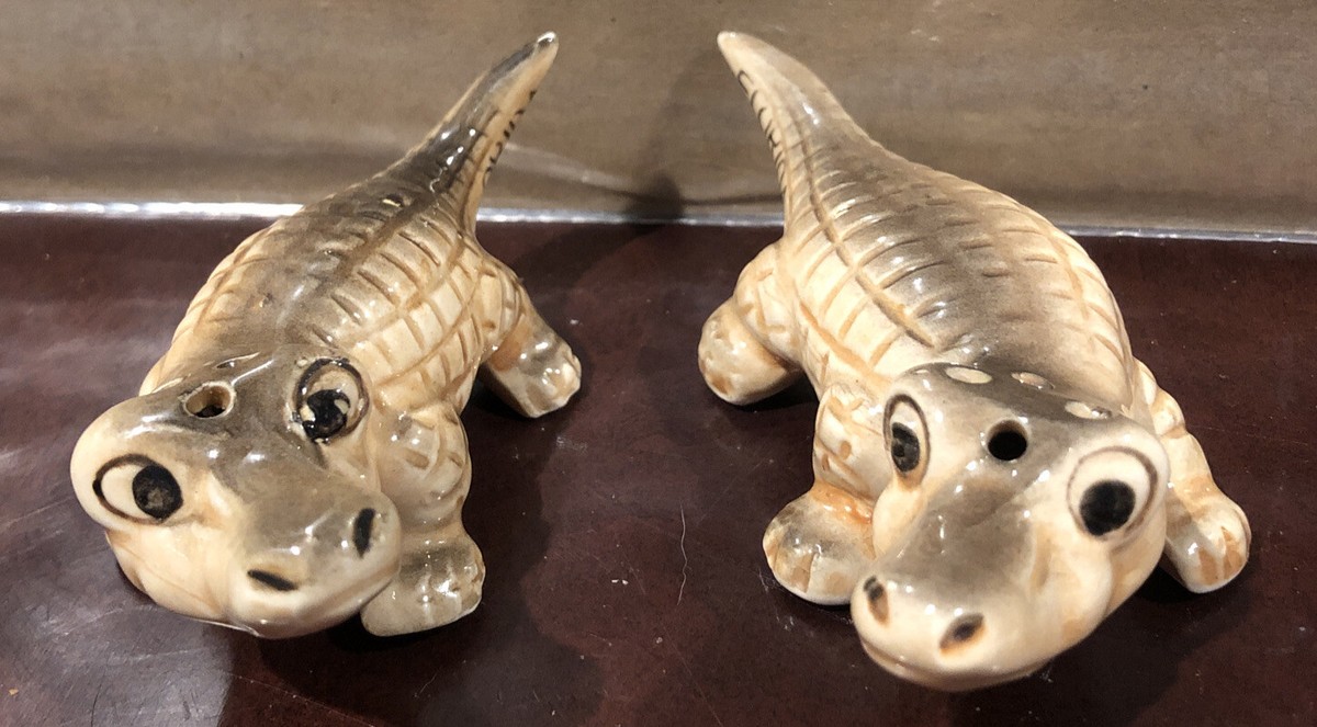 Vintage Kenmar Ceramic Alligator Salt & Pepper Shakers w/Stoppers