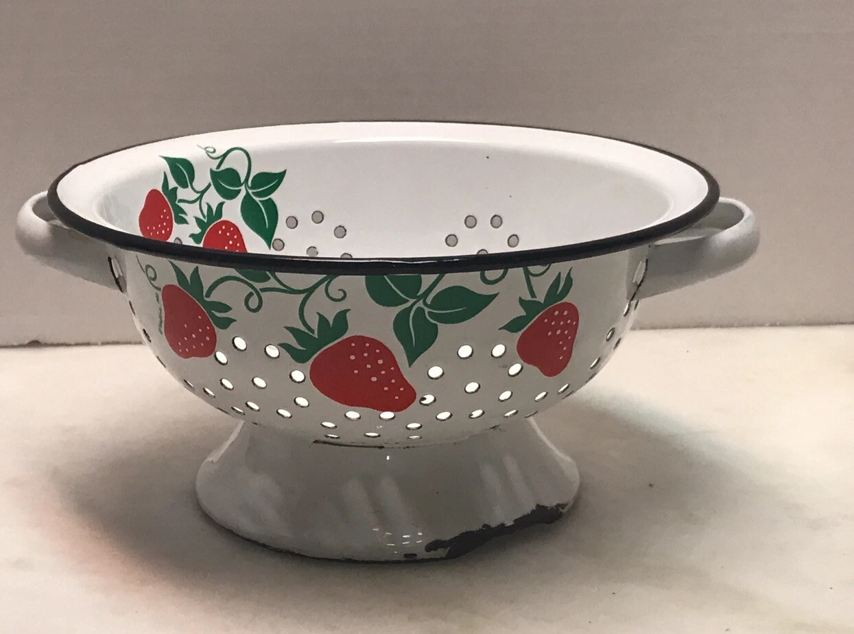 Vintage 1983 Teleflora White Enamel Strainer Colander Strawberries 8.25”