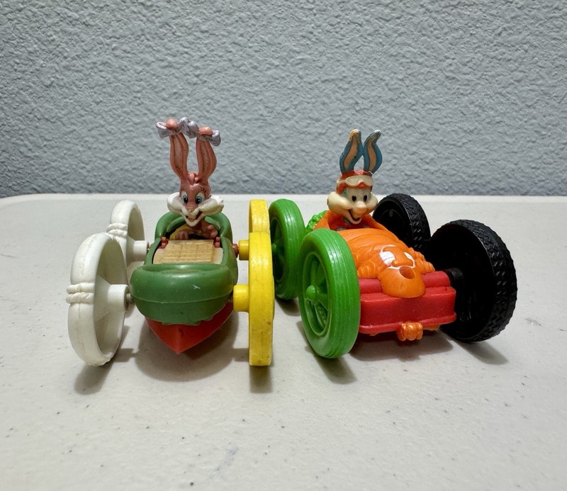 Lot of 2 Mcdonalds Looney Tunes flip car