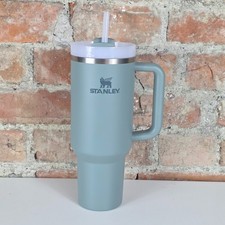 Stanley Quencher H2.0 FlowState 40oz 1,18L Becher Salbeigrün Griff Strohhalm Becher