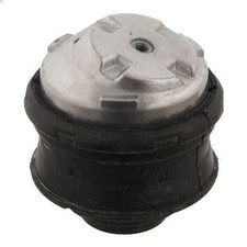 Support moteur Mercedes 500