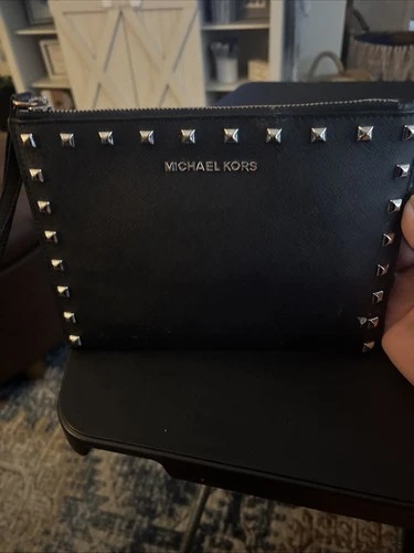 Michael Kors Jet Set XL Travel Clutch Wristlet