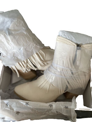 New In Box Very G Dune Boots 6.5