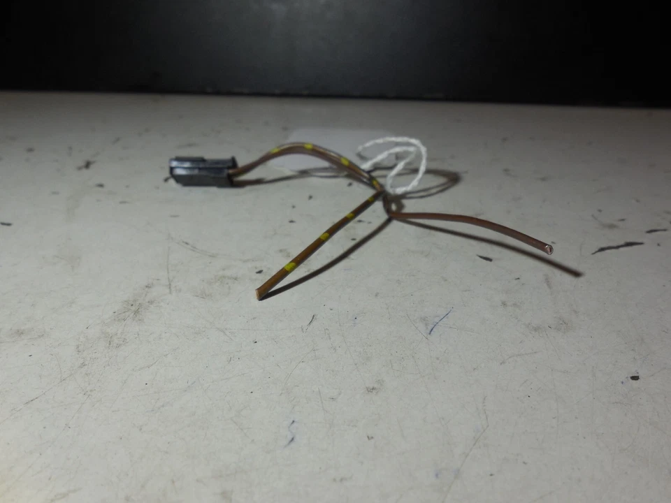 Sensor Wiring Connector Plug Pigtail 1383822 for 95-04 BMW E39 540i 528i - Image 3 of 4