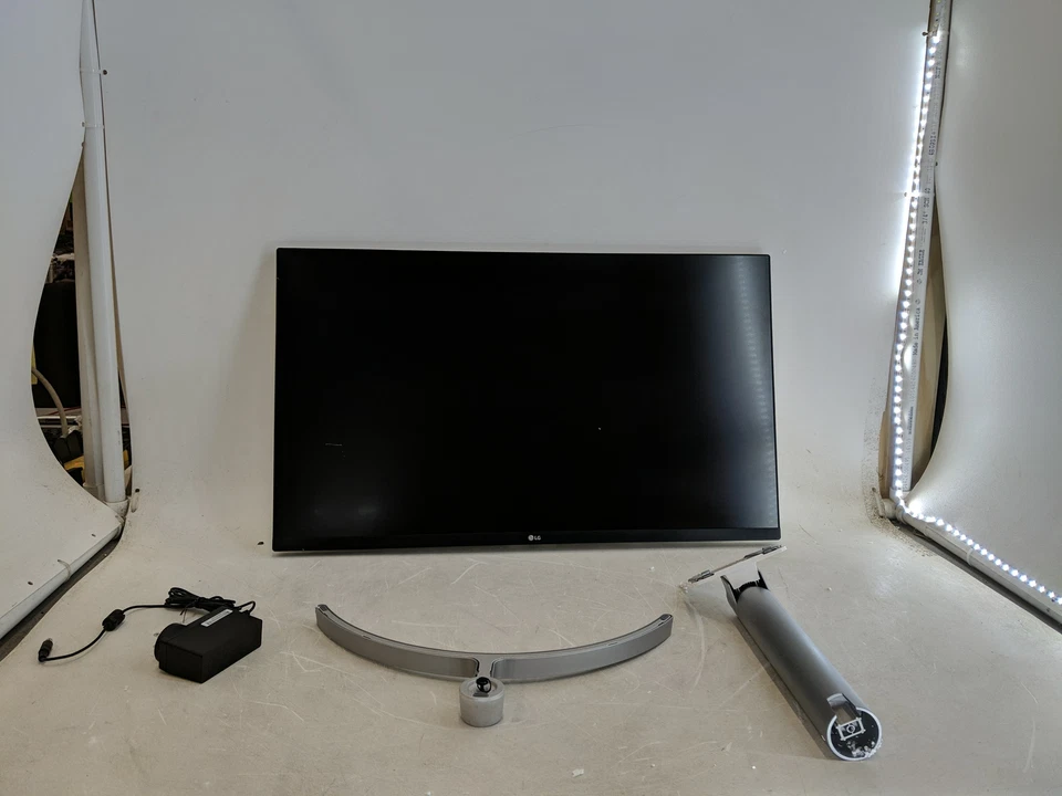 LG 32UN500-W SILVER | gulatilaw.com
