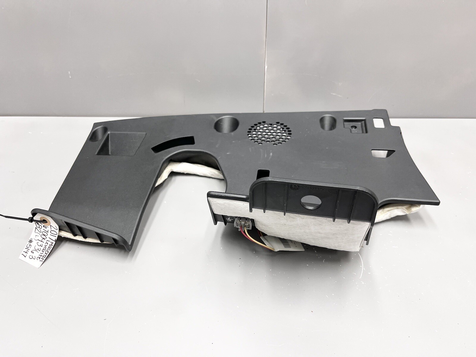⭐️2017-2020 MASERATI LEVANTE M161 FRONT LEFT LOWER KNEE PAD TRIM 670043363 OEM