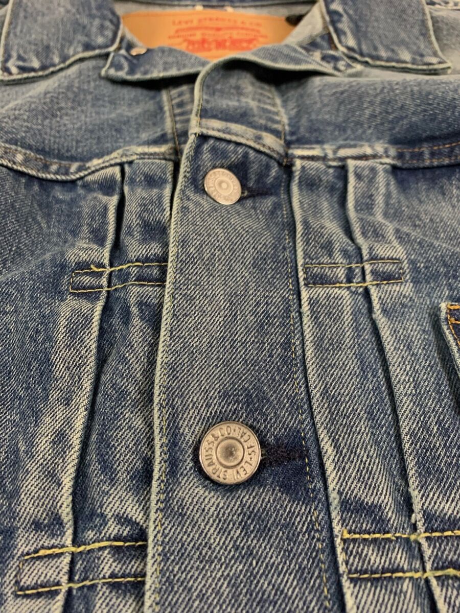 LEVIS X BEAMS SUPER WIDE TRUCKER JACKET BEAMS BLUE M NWT LEVIS X BEAMS SUPER WIDE TRUCKER JACKET BEAMS BLUE M NWT