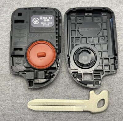 Toyota Hiace UNLOCKED 4 Button Genuine Smart key Uncut Blade 007