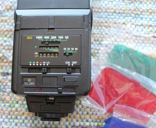 Achiever 632T Auto Thyristor Camera Flash & 3 Colored Filters & wide-angle diffu - Picture 3 of 4