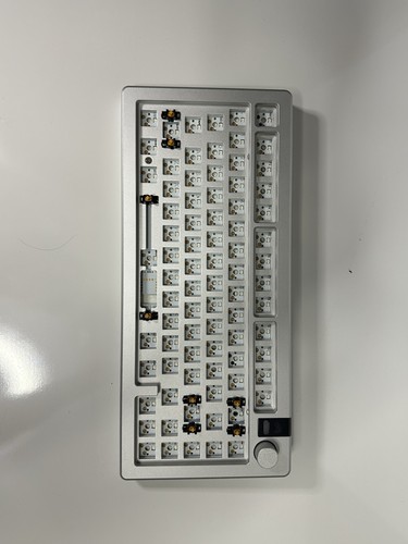 *READ DESCRIPTION* Glorious GMMK 3 PRO Barebones 75% Silver - 第 4/8 張圖片