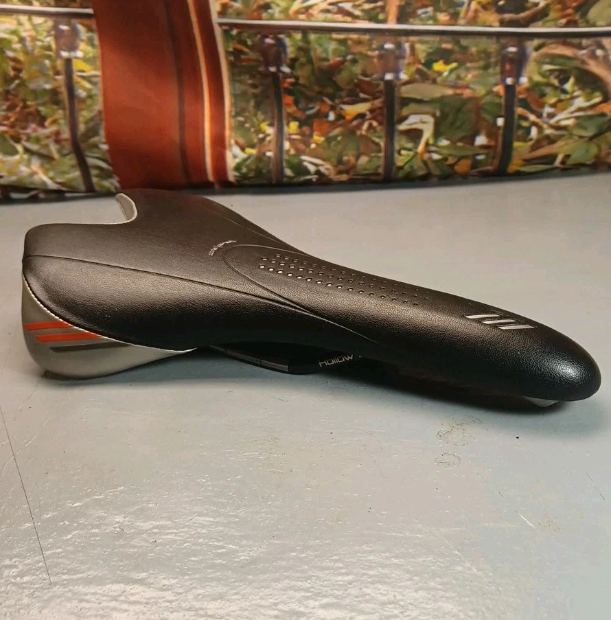 Bontrager Inform RL Bike Seat Saddle 154mm Carbon Composite Base Hollow Rail - Image 2 of 4