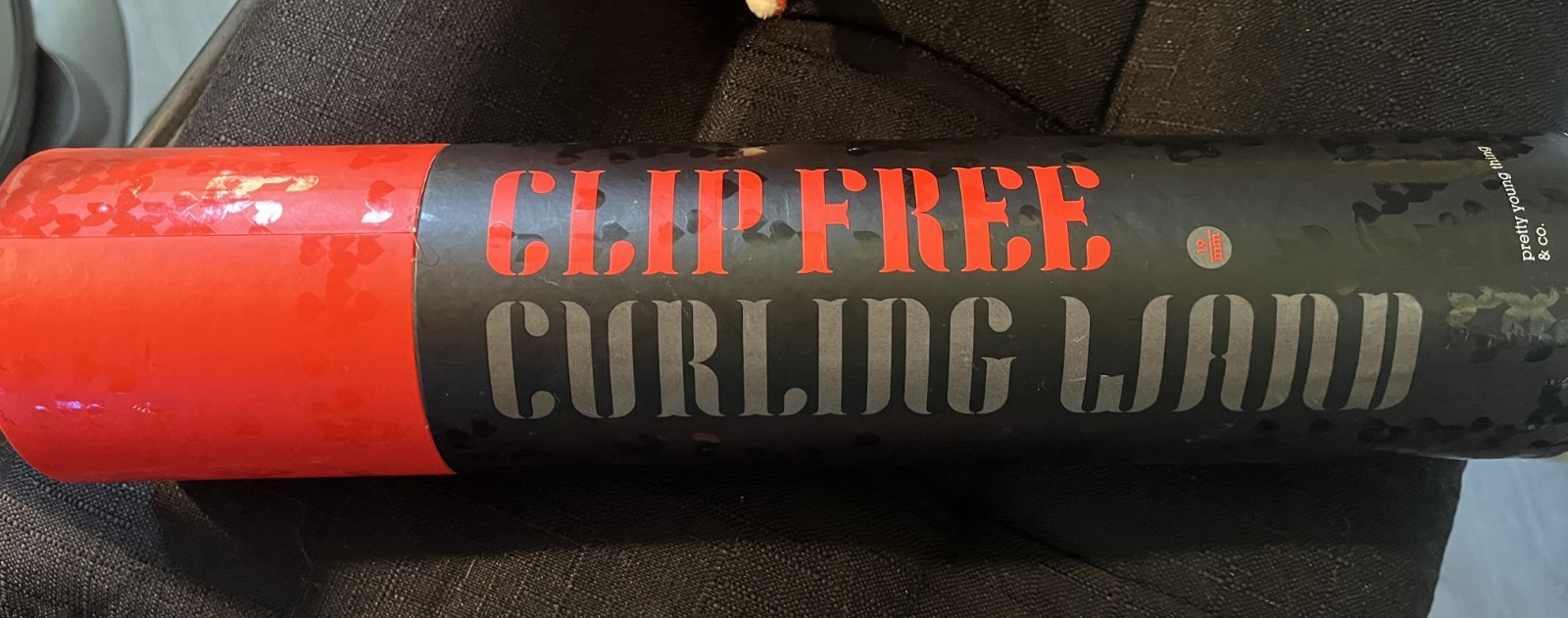 25mm PYT Black Clip-Free Curling Wand for Effortless Waves