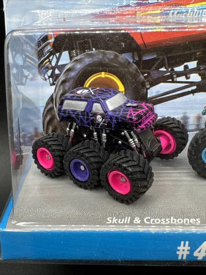 1995 Micro Machines #44 CRUSHERS COLLECTION Skull & Crossbones SUPER MONSTERS - Image 2 of 4