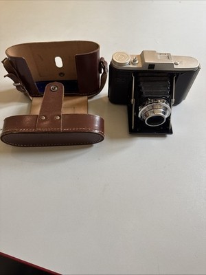 Set: Adox Golf Mittelformat Kamera 6x6 Objektiv Adoxar Vario 6,3/75 mm / Tasche