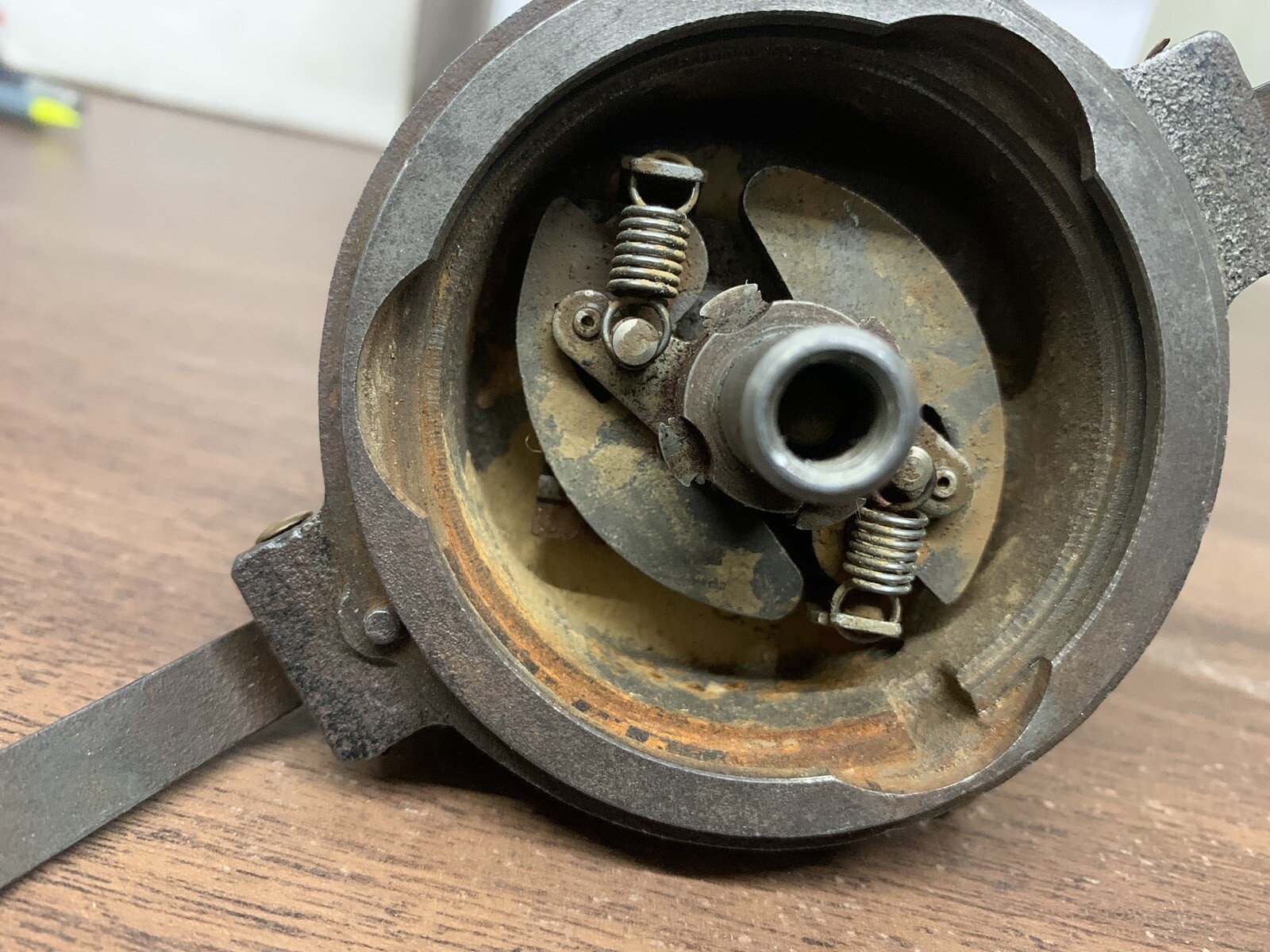 1932 Model B Ford DISTRIBUTOR BASE Original core 1933 1934 4 cylinder