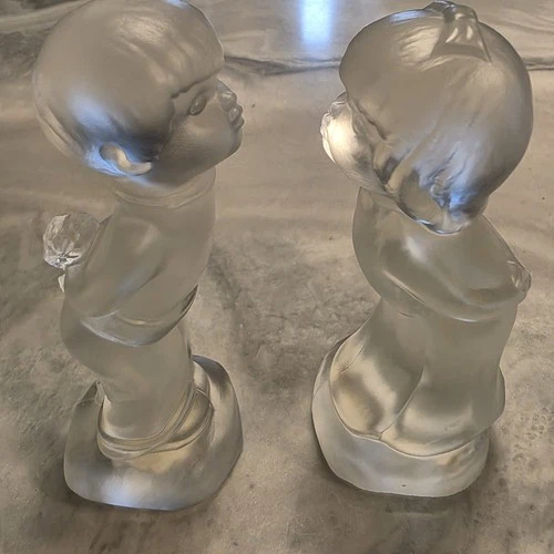 Fenton Crystal Glass Velvet Satin Kissing Boy & Girl figurine Statue