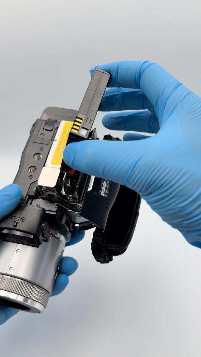 Sony Handycam HDR-HC1 Silver Digital MiniDV Video Camcorder