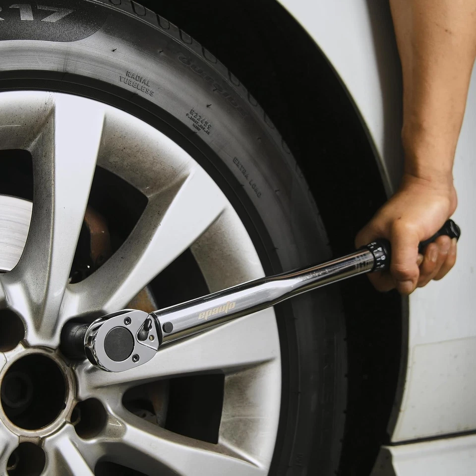 EPAuto 1/2-inch Drive Click Torque Wrench, 10-150 ft/lb, 13.6-203.5 N/m - Image 4 of 4