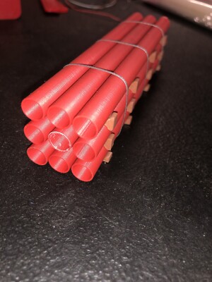 1:87 Ho Scale Red Pipe Load -Tall Stack (4.1in Long)