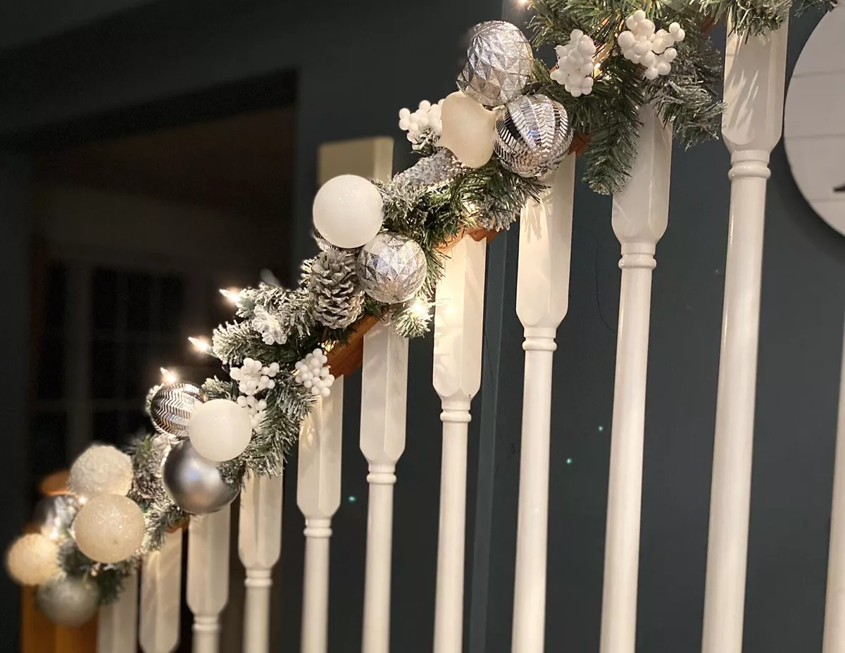 Balsam Hill style Flocked White Garland 27 Ft Clear lights