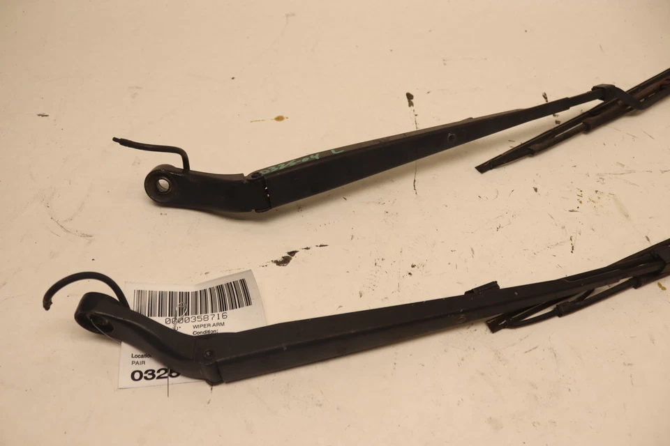 Par de brazos limpiaparabrisas delantero izquierdo y derecho Cadillac Escalade 2008-2014 OEM Foto 4 de 4