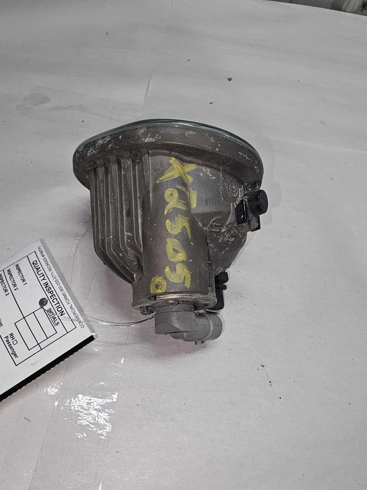 03-08 PONTIAC VIBE Fog/mark/park/turn Light/lamp Right - Image 2 of 3