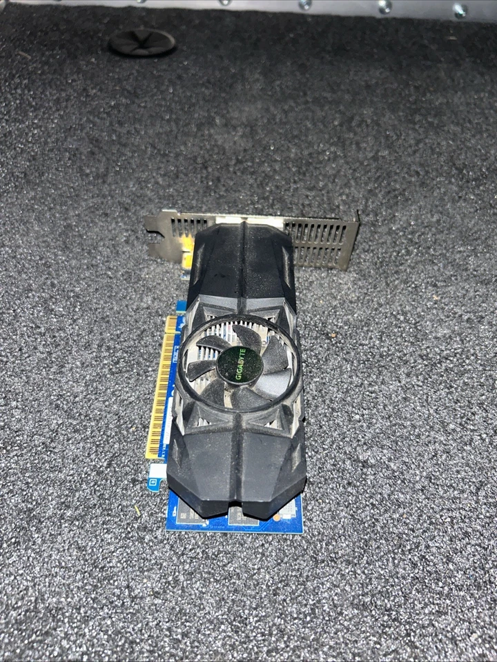 Placa de Vídeo Gigabyte GeForce GTX 750 Ti OC Edition 2GB GDDR5 GV-N75TOC-2GL - Imagem 2 de 4