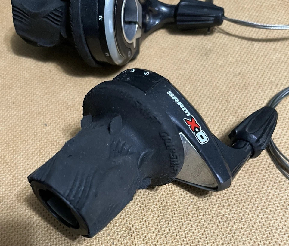 Juego de palanca de cambios SRAM XO 3 x 9 velocidades Grip Shift Twist Foto 4 de 4