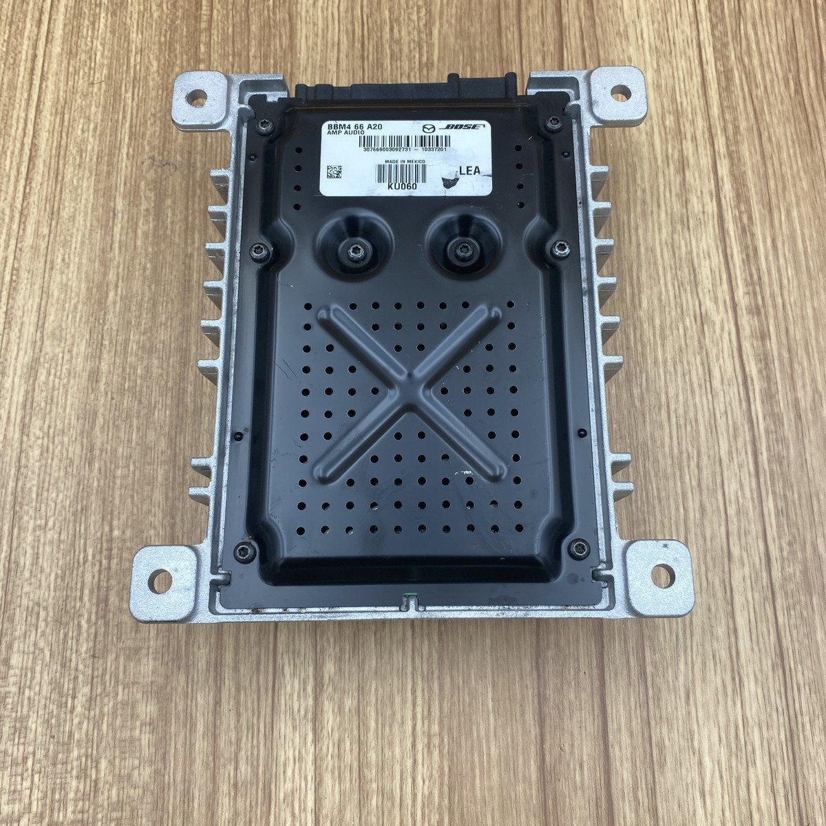 マツダ Bose KD46 66 A20A カーアンプ 10-13 MAZDA 3 Bose Audio Amplifier Amp Bbm4 66 A20 OEM for sale