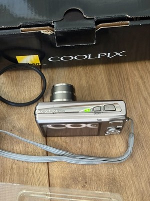 ニコンCOOLPIX S700デジタルカメラ Nikon COOLPIX S700 12.1MP Digital Camera - Silver for sale online