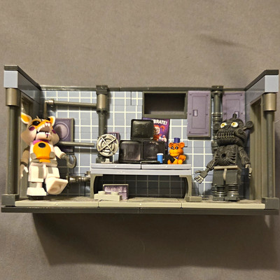 Five Nights at Freddy's MCFarlane Toys Private Room Set w/ Lolbit & Yenddo