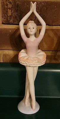 Excel Prestige Collectors Club Ballerina 9'' Porcelain Figurine1990 EUC No Box