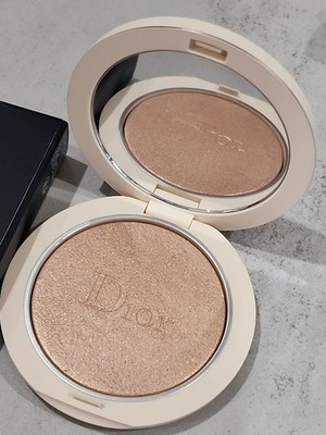 Dior Forever Couture Luminizer Highlighting Powder in #01 Nude