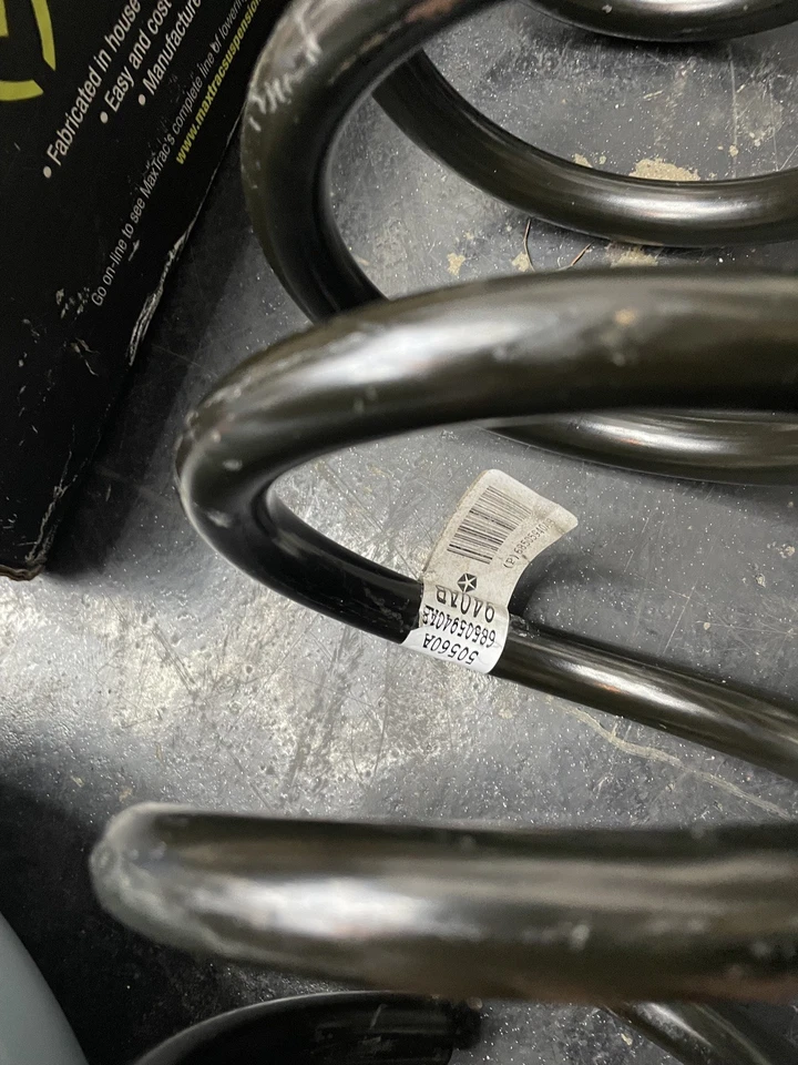 Dodge Ram 2500 2018 muelle helicoidal delantero 50560A OEM Foto 3 de 4